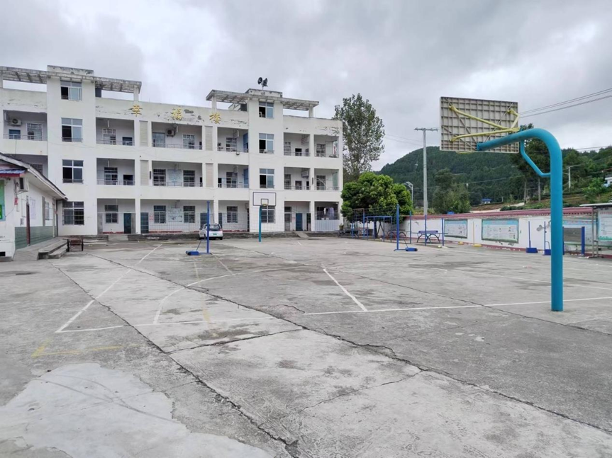 第239所 四川省绵阳市盐亭县永泰镇尚赫任凤小学 第239所 四川省绵阳市盐亭县永泰镇尚赫任凤小学